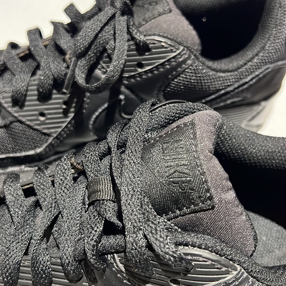 All Black Sneaker Athletic Shoes Men’s Size 9 - Picture 9 of 15